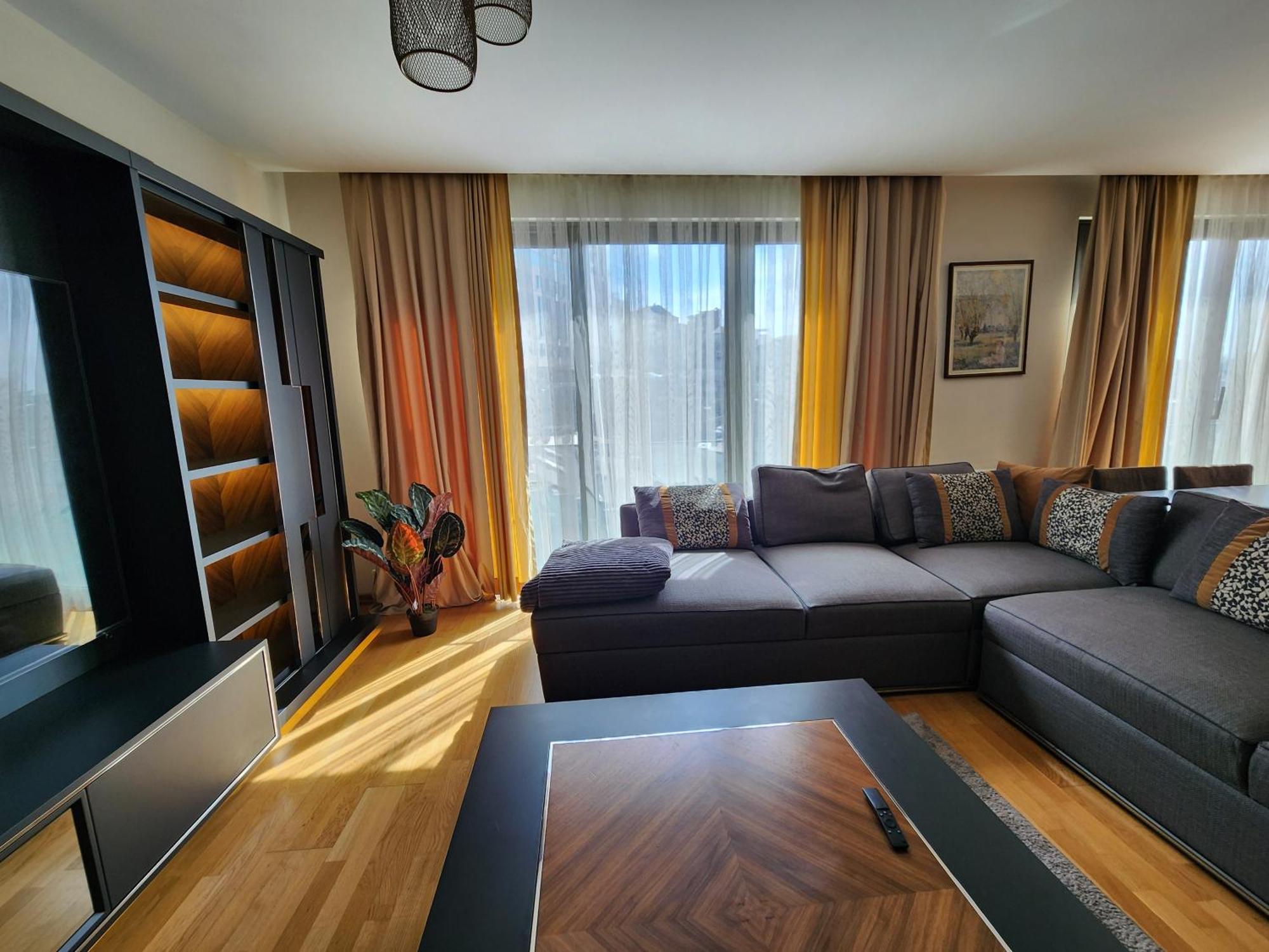 Taksim Perfect Residence, 3 Bedrooms, 140 M2, Pool Gym Sauna Access Апартаменти