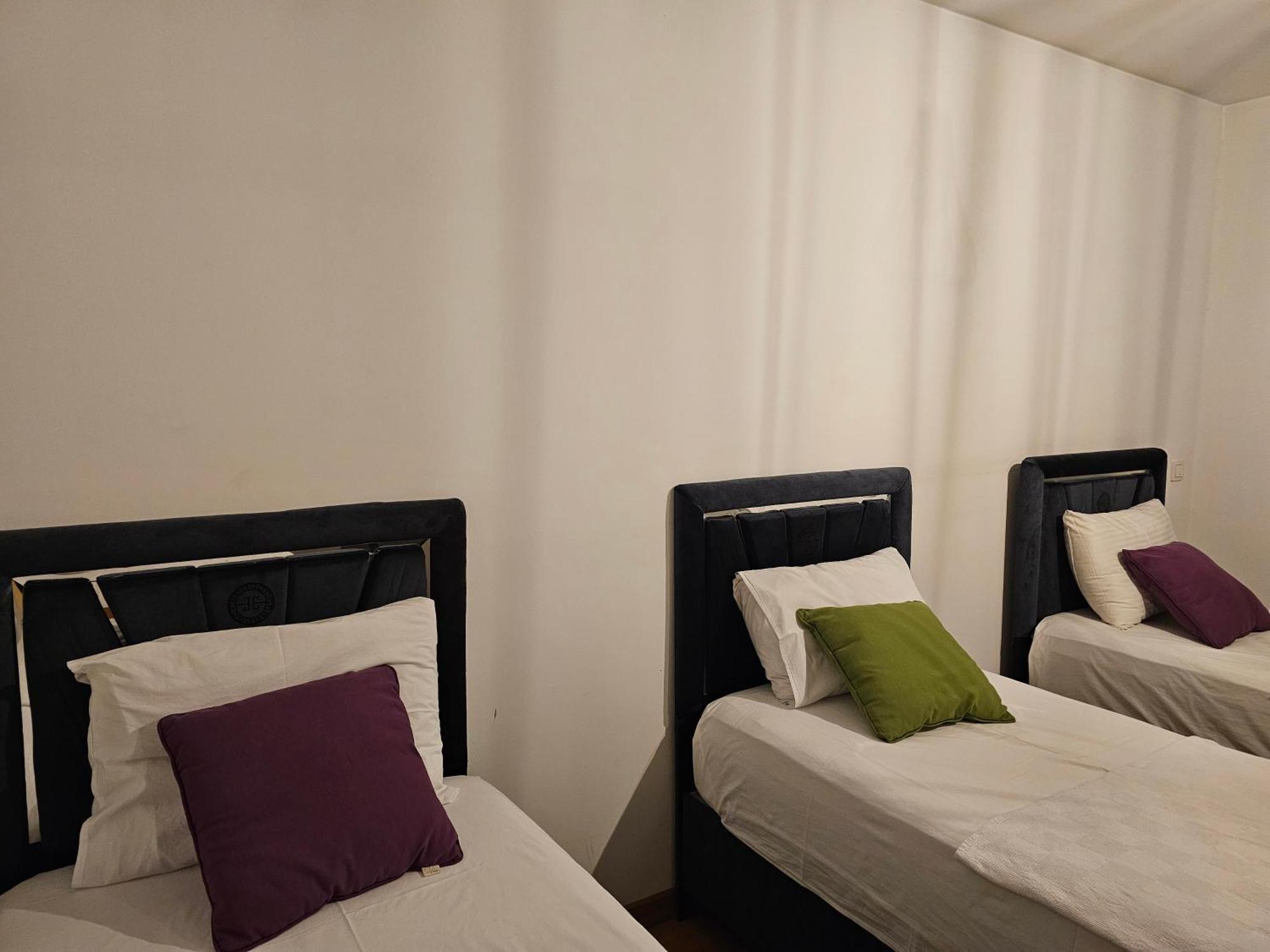 Taksim Perfect Residence, 3 Bedrooms, 140 M2, Pool Gym Sauna Access Apartment Istanbul